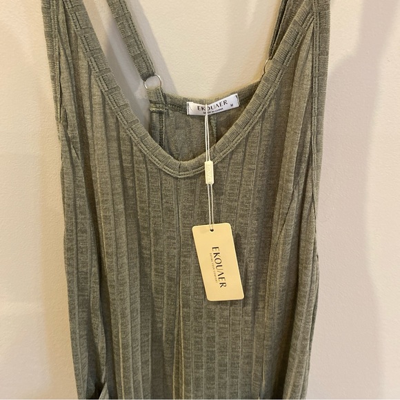 Jumpsuit Green Medium NWT - Picture 2 of 5